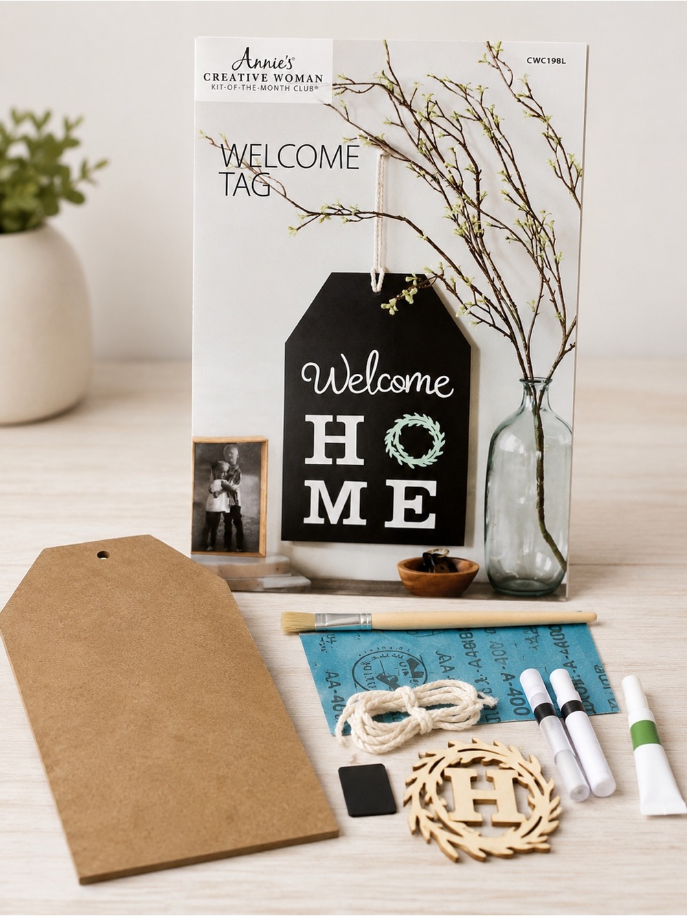 NWT Annie’s Creative Woman Welcome Home DIY Door Tag Craft Kit